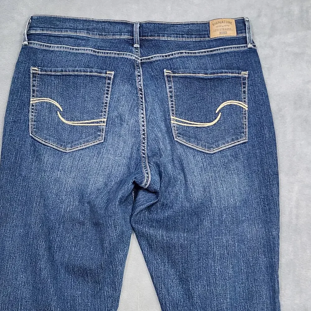 Levis levis signature
